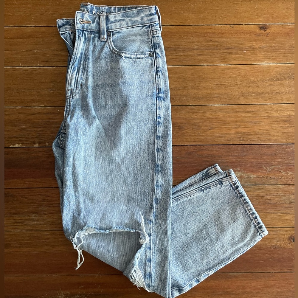American Eagle straight leg mom jean